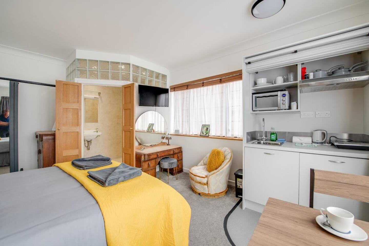 פורטסמות' Ferryman Apartments By Places To Be מראה חיצוני תמונה